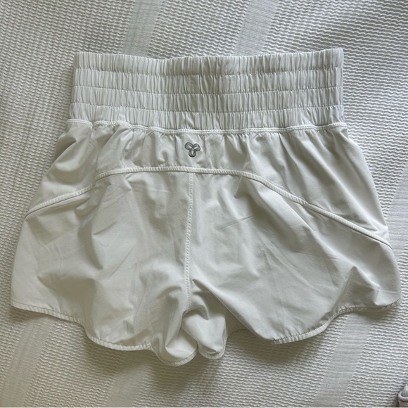 Aritzia shorts - Picture 2 of 3